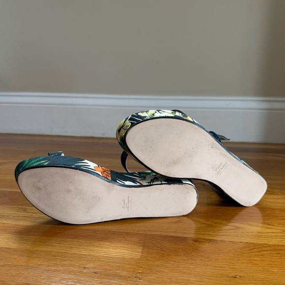 Stuart Weitzman Floral Platform Sandals - Picture 7 of 8